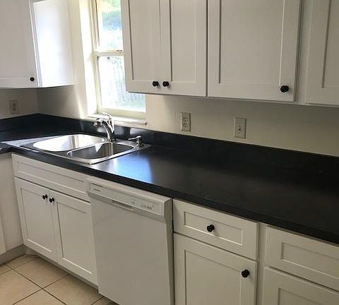 3rd image of 604 Poinciana Rd