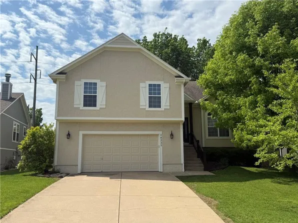 14235 W 155th St, Olathe, KS 66062