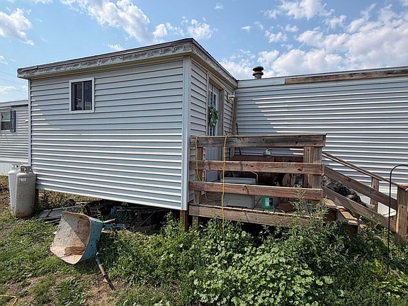 3rd image of 233 4th St SE