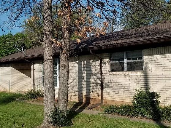 5th image of 919 Kiowa Dr