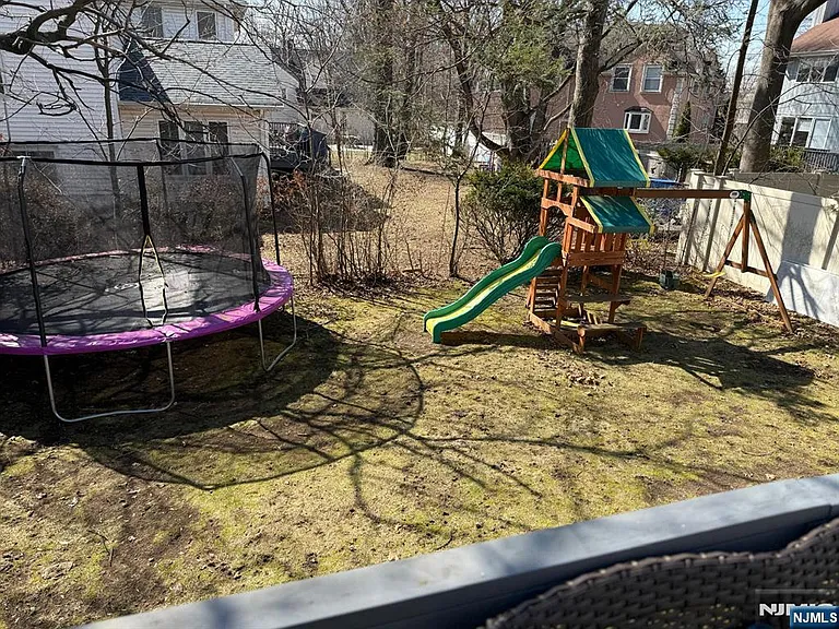 768 Dearborn St — Photo 10