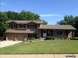 10024 Pinkney St, Omaha, NE 68134