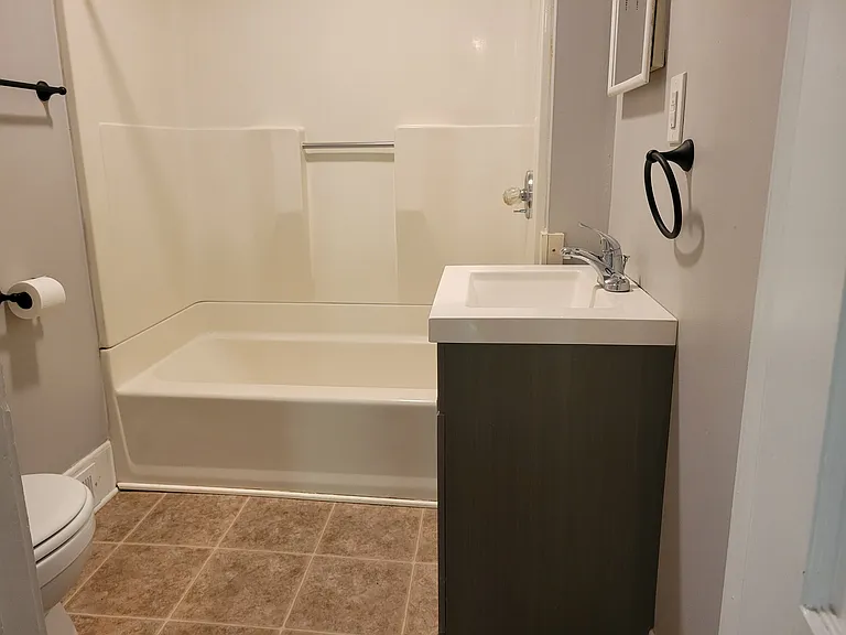 76 Lanvale Ave — Photo 7