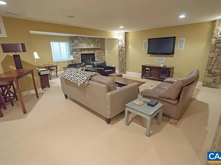 836 Colridge Dr — Photo 16