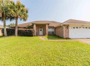 10883 Country Ostrich Dr, Pensacola, FL 32534