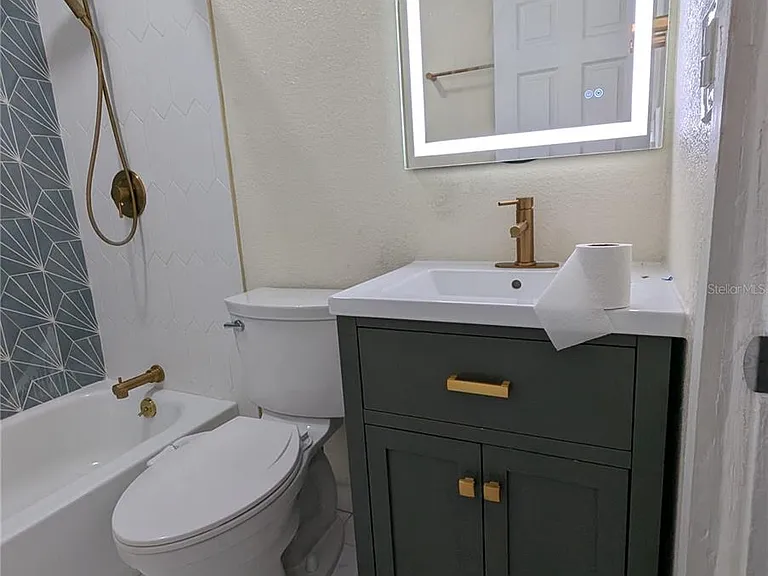 5005 Newton Ave S — Photo 18