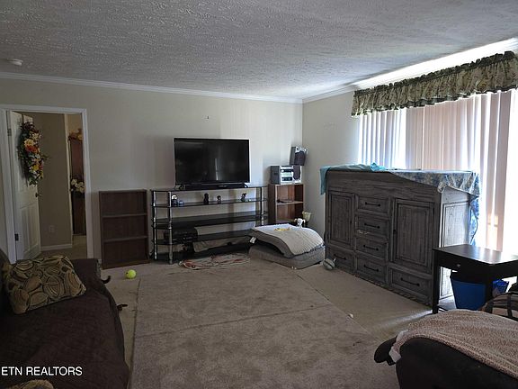 3rd image of 1338 Central Point Rd