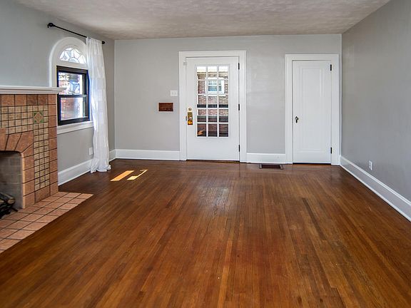 5th image of 2724 Lawndale Ave