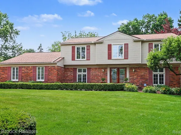 2020 Wickford Ct, Bloomfield Hills, MI 48304