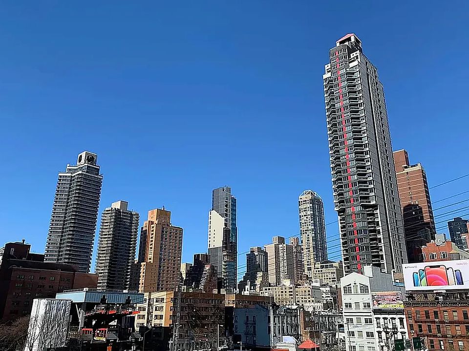 2nd image of 320 E 59th St APT 2A