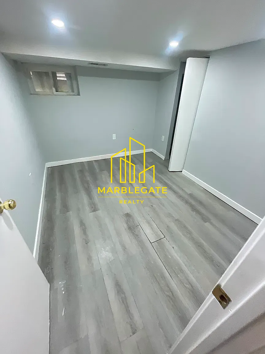 5 bed, $2,600 — Photo 3