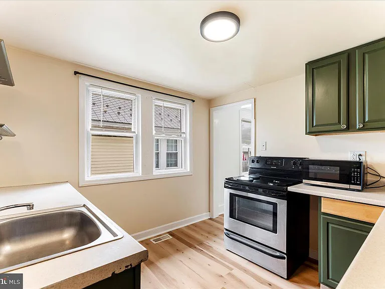 251 Hickory St — Photo 15