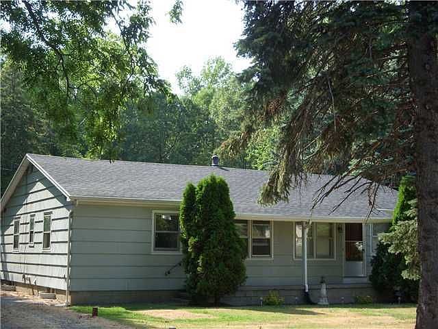 2nd image of 879-881 Hard Rd