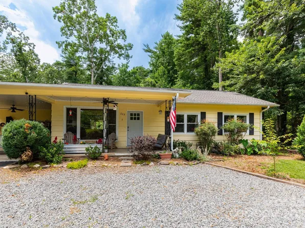 229 Ewart Dr, Hendersonville, NC 28739