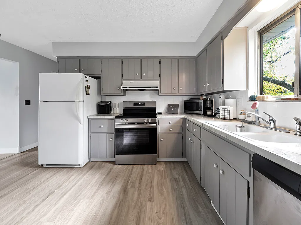 2 bed, 1.5 bath, 1632 sqft, $1,895 — Photo 3