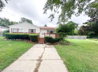 407 Alberta St, Auburn Hills, MI