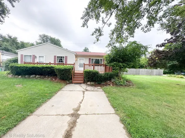 407 Alberta St, Auburn Hills, MI 48326