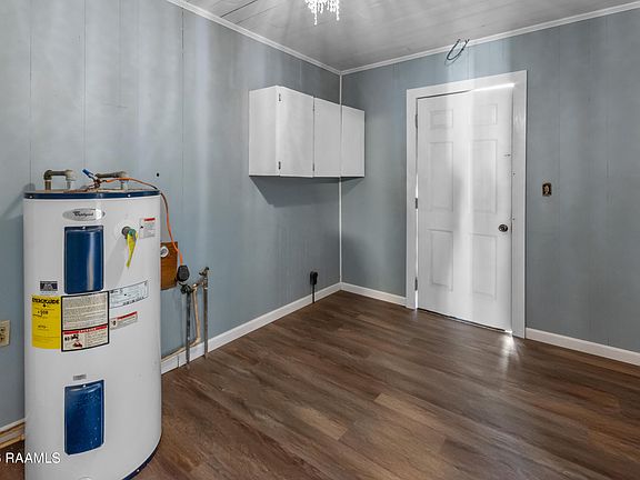 5th image of 186 Sherry St