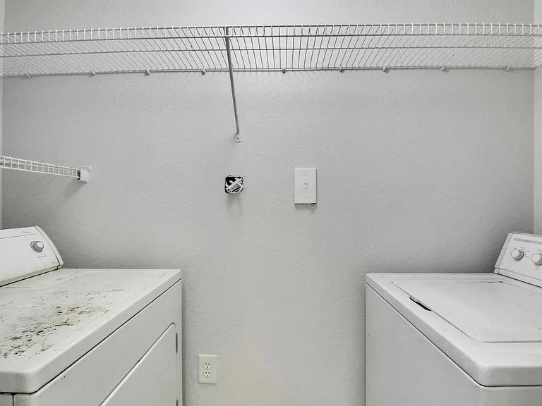 141 SW Palm Dr #306 — Photo 20