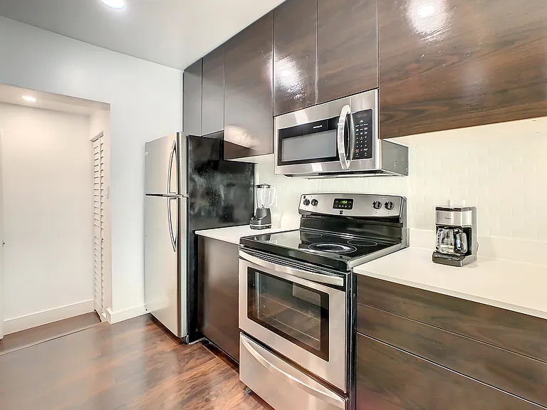2700 SW 36th Ave #A — Photo 6