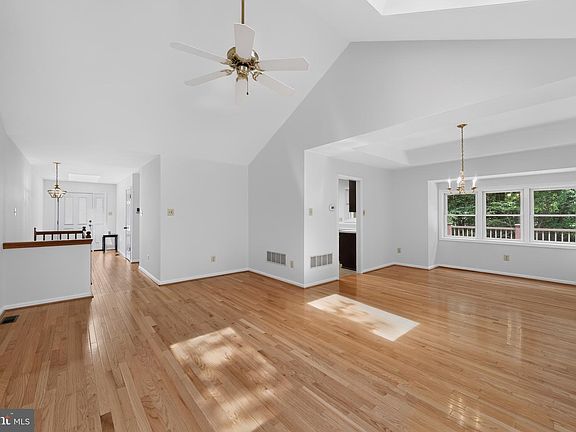 5th image of 1093 Lincoln Dr #1093