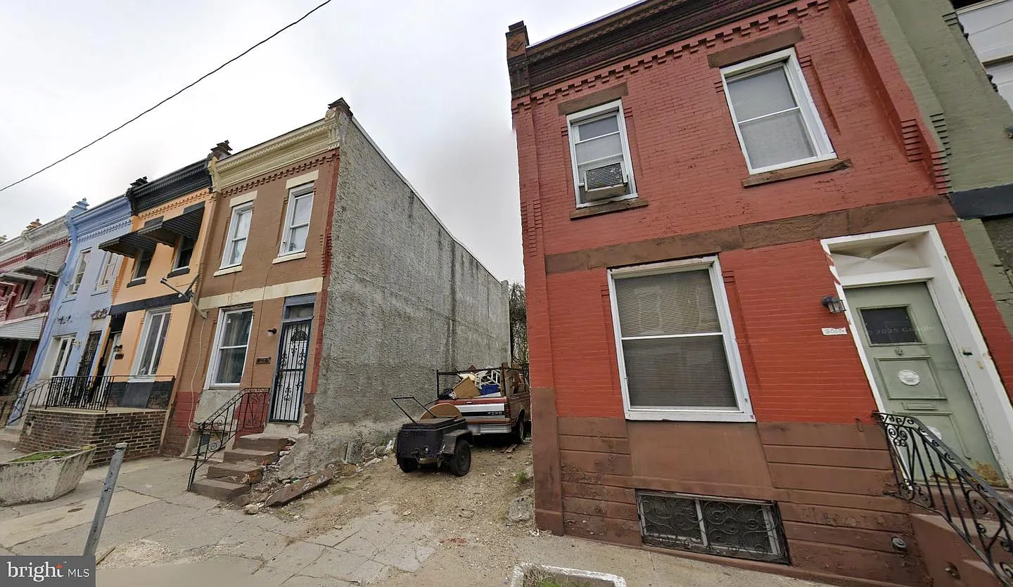 2015 W Boston St photo 1