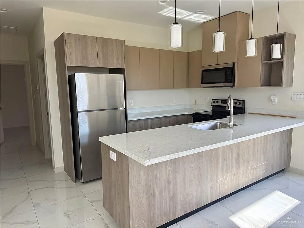 1807 W Violet Dr — Photo 3
