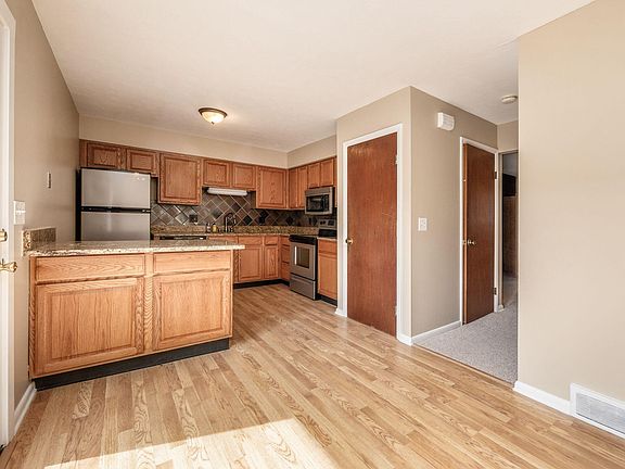 5th image of 1937 Willoway Cir N