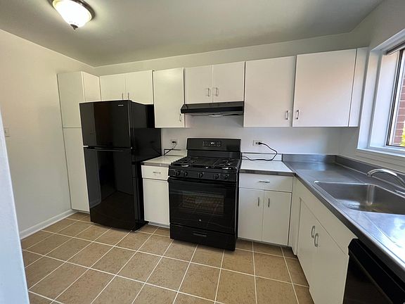3rd image of 10625 Weymouth St APT 201