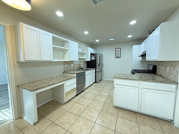4th image of 3412 S 136th Ave E