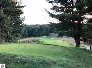 122 Crystal Downs Dr, Frankfort, MI 49635