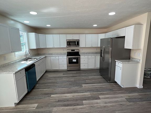 5th image of 234 Waugh Dr