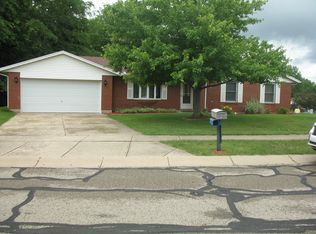314 Apple Valley Dr, Lewisburg, OH 45338