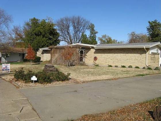 2nd image of 503 Claremont Dr