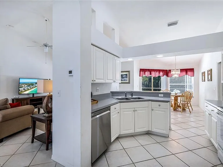5110 Brixton Ct — Photo 9