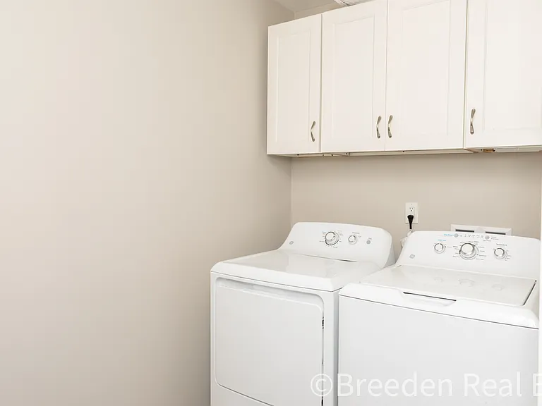 207 Jefferson St — Photo 7
