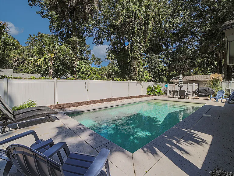 16 Pelican St — Photo 4