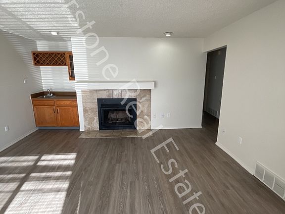 4th image of 2265 Split Rock Dr