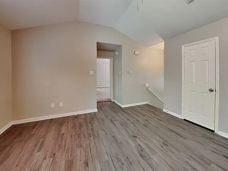 814 Gunnison — Photo 18