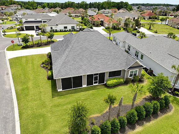 2nd image of 950 Bluffview Dr.