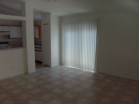 3rd image of 551 Carambola Ave