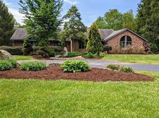 2000 Plum Tree Ln, Hendersonville, NC 28739