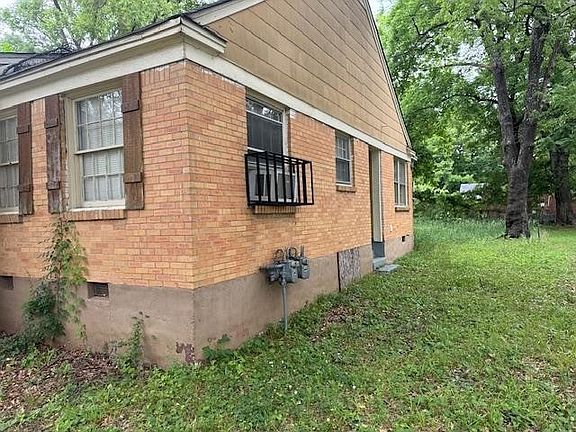3rd image of 2275 Longstreet Dr