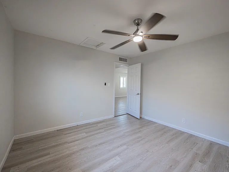 1332 E Whitton Ave — Photo 20
