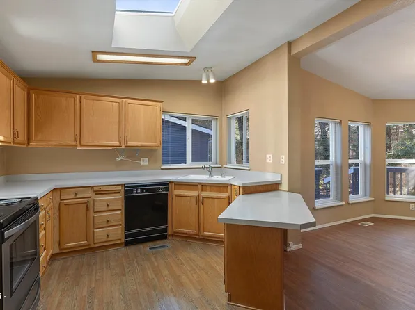 395 Seagrove Loop, Lincoln City, OR 97367