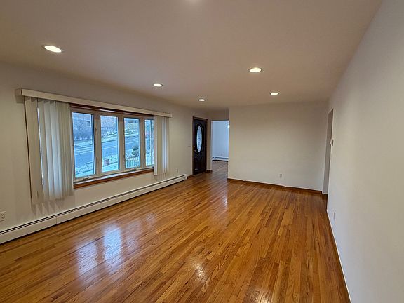 4th image of 338 E Brinkerhoff Ave