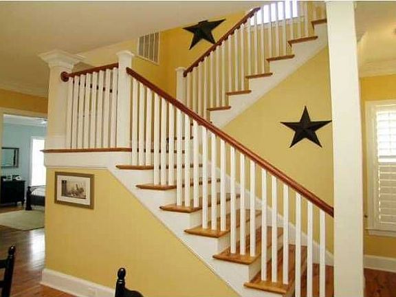 Interior Pic of Stairway