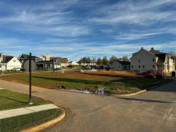 433 Park West Ln, Bowling Green, KY 42103