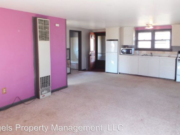 3rd image of 718 W 10th Ave