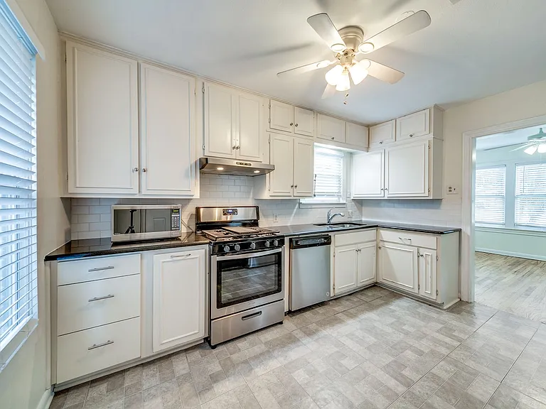 136 Harmon Dr — Photo 11